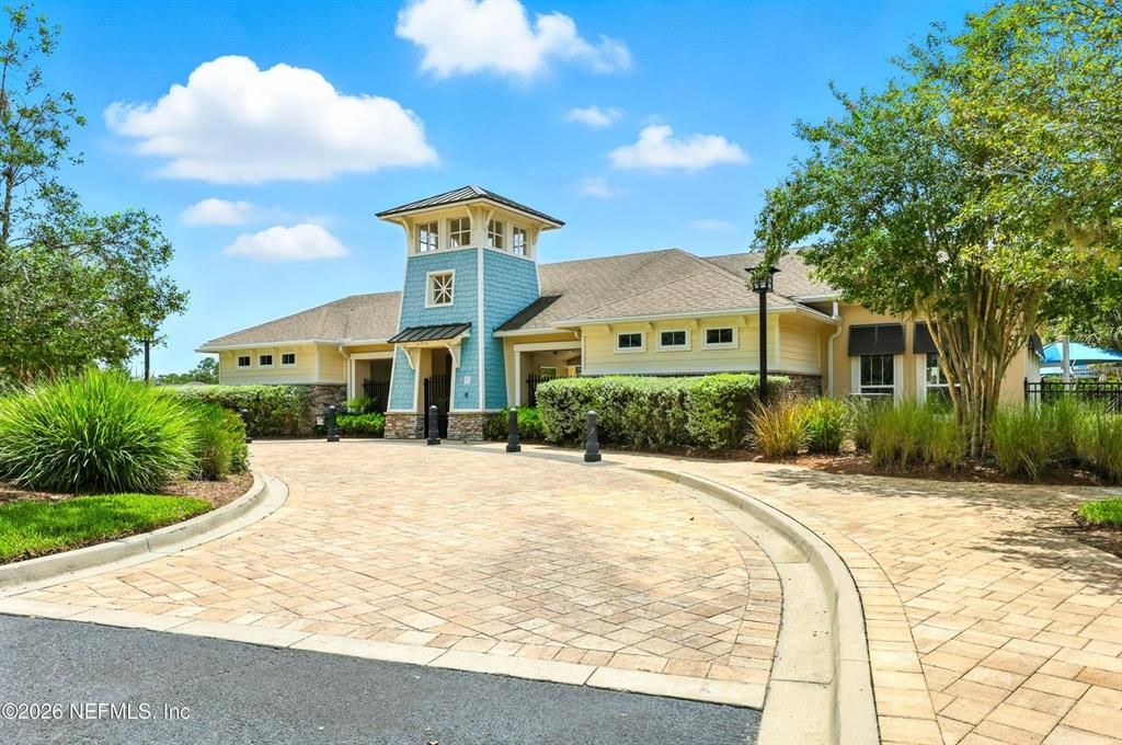 For Sale: $680,000 (5 beds, 4 baths, 3644 Square Feet)