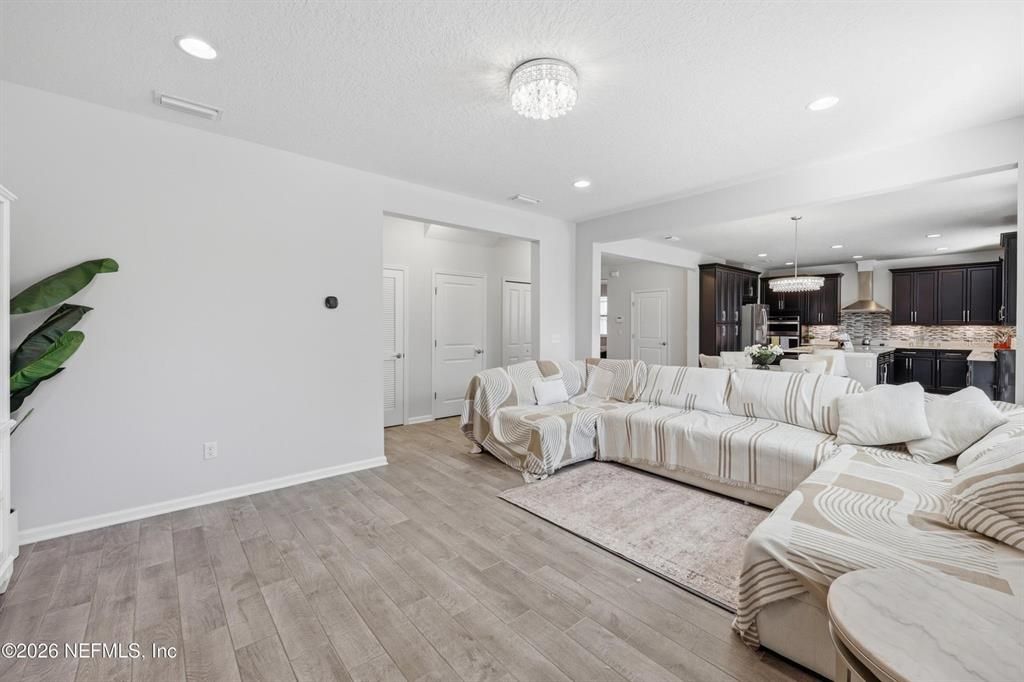 For Sale: $680,000 (5 beds, 4 baths, 3644 Square Feet)