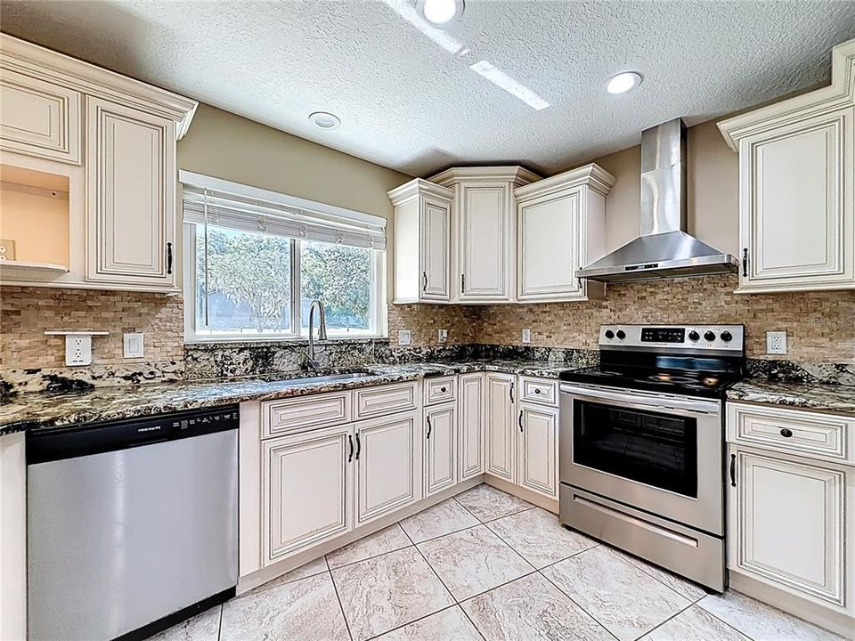 En Venta: $369,900 (3 camas, 2 baños, 1598 Pies cuadrados)
