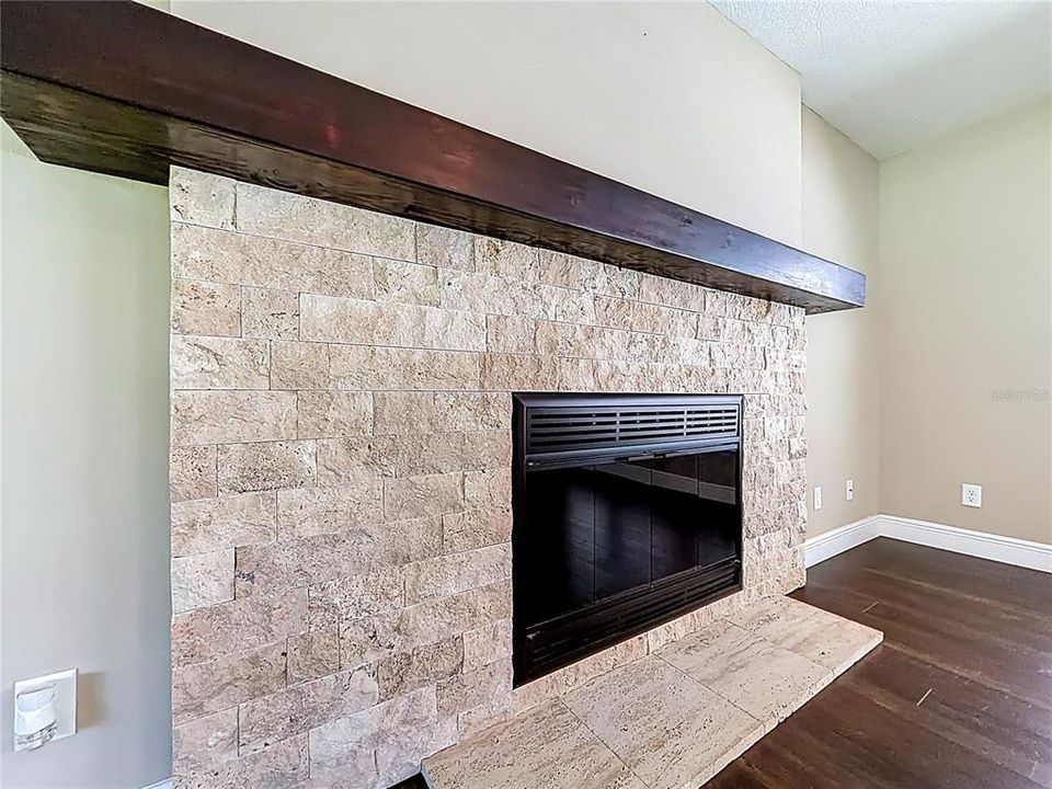 En Venta: $369,900 (3 camas, 2 baños, 1598 Pies cuadrados)