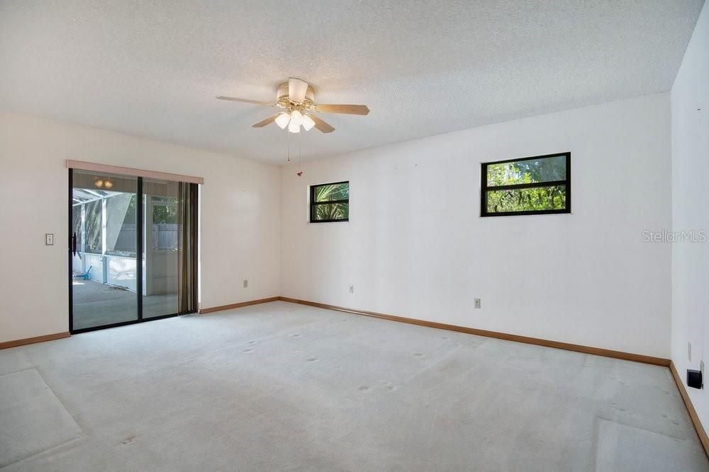 Active With Contract: $339,900 (3 beds, 2 baths, 1748 Square Feet)