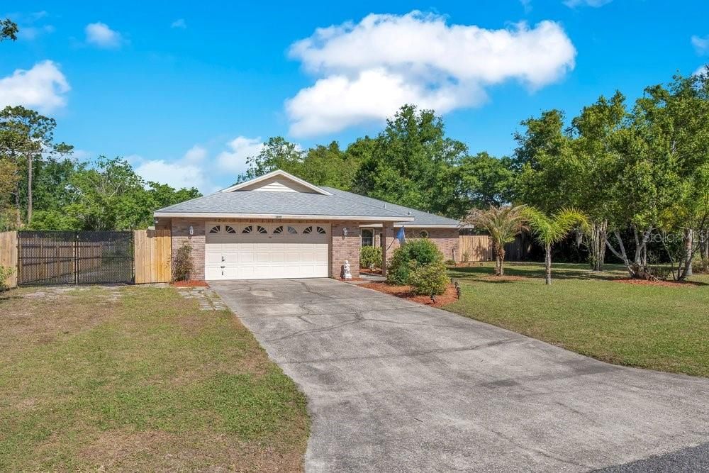 Active With Contract: $339,900 (3 beds, 2 baths, 1748 Square Feet)