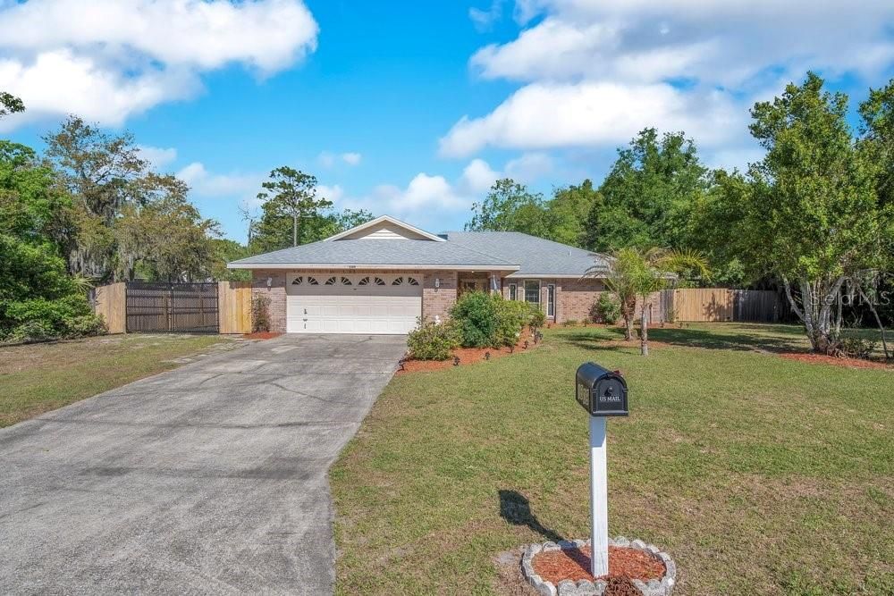 Active With Contract: $339,900 (3 beds, 2 baths, 1748 Square Feet)