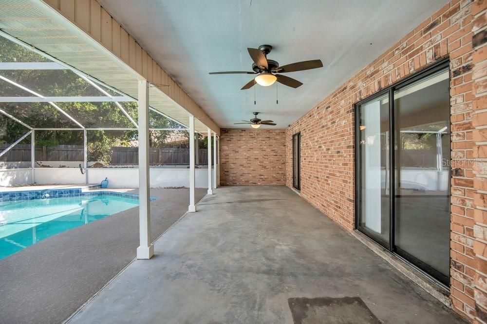 Active With Contract: $339,900 (3 beds, 2 baths, 1748 Square Feet)