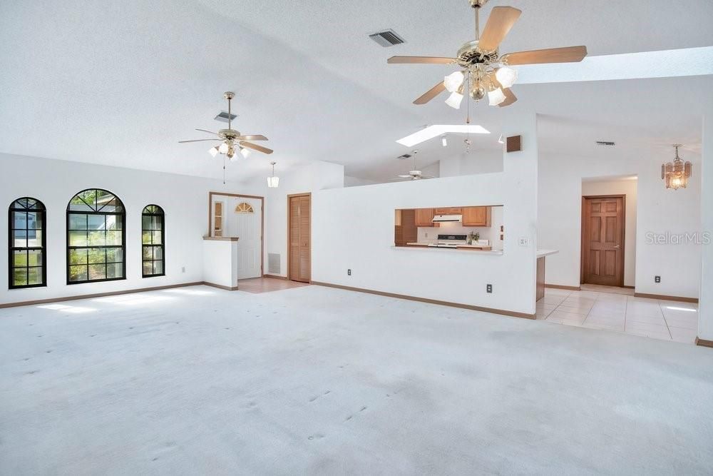 Active With Contract: $339,900 (3 beds, 2 baths, 1748 Square Feet)