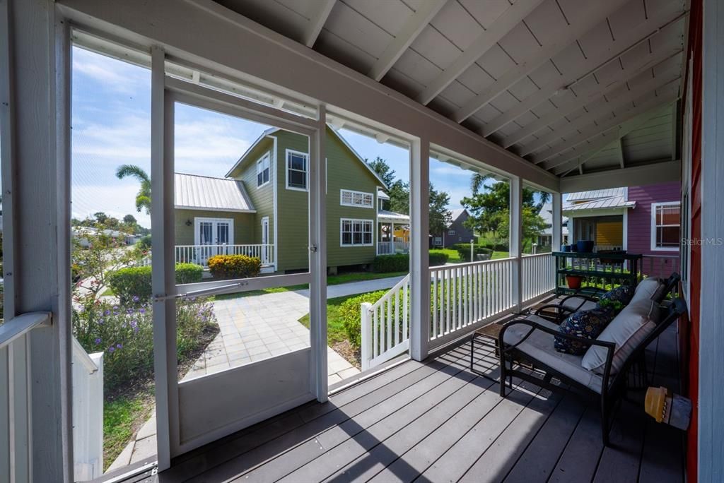 For Sale: $215,000 (1 beds, 2 baths, 1090 Square Feet)