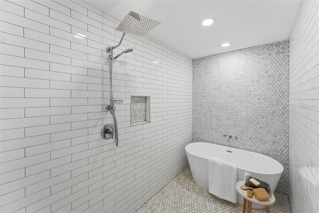 Active With Contract: $4,200 (3 beds, 2 baths, 2471 Square Feet)