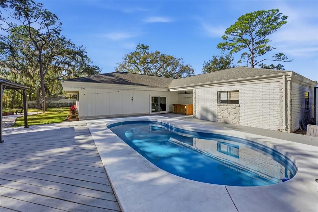 Active With Contract: $4,200 (3 beds, 2 baths, 2471 Square Feet)