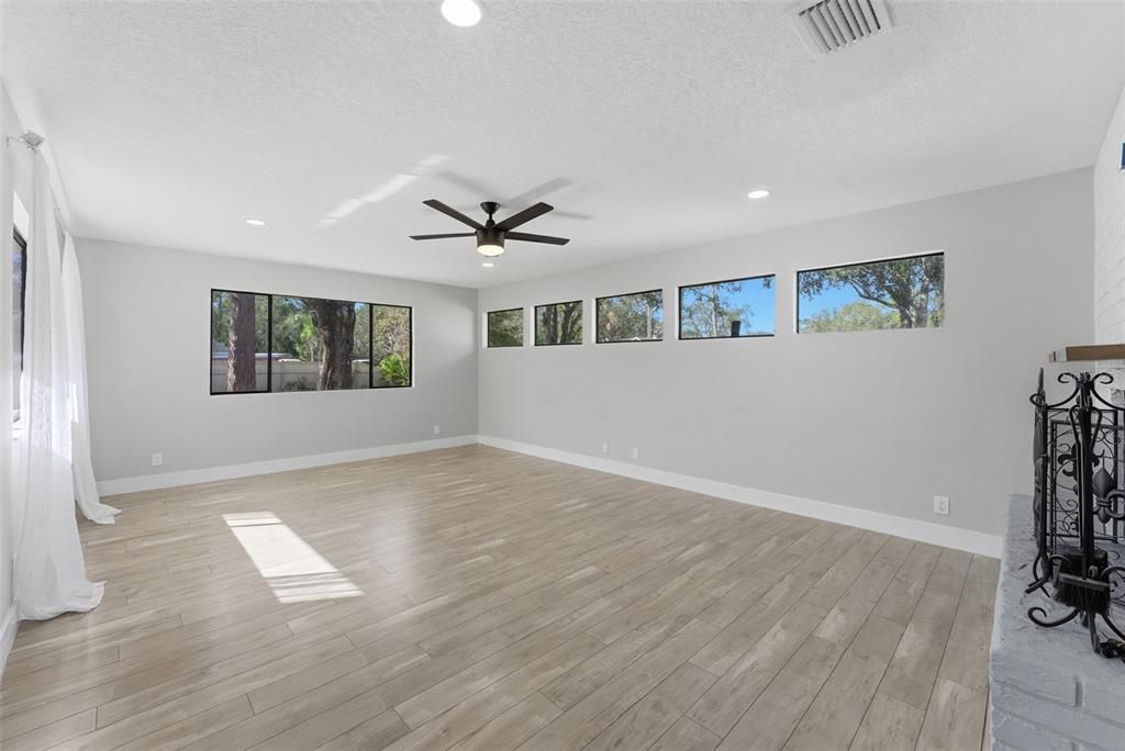 Active With Contract: $4,200 (3 beds, 2 baths, 2471 Square Feet)