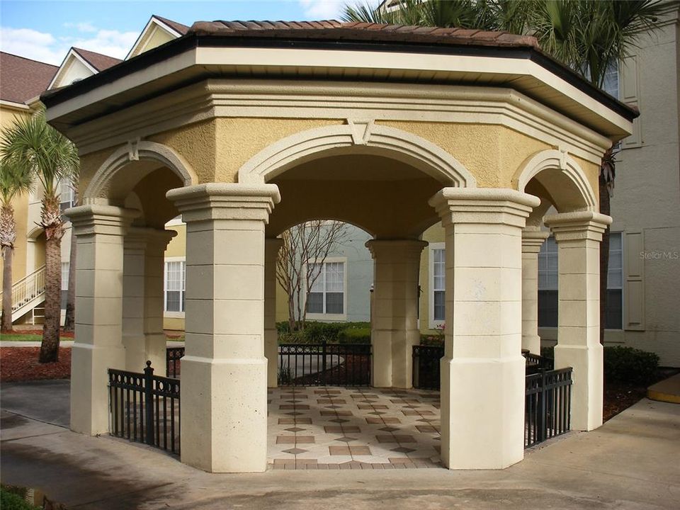 For Rent: $2,450 (4 beds, 2 baths, 1610 Square Feet)