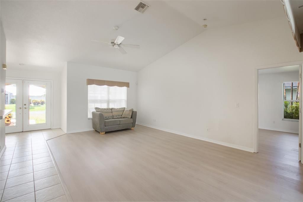 En Venta: $400,000 (3 camas, 2 baños, 1529 Pies cuadrados)