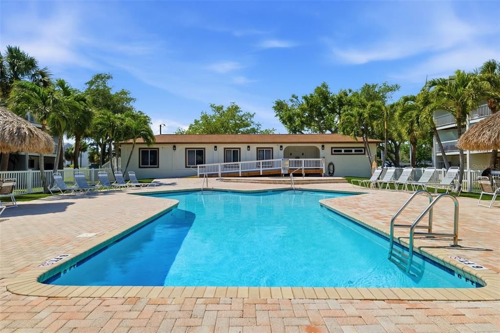 For Sale: $515,000 (3 beds, 3 baths, 1585 Square Feet)