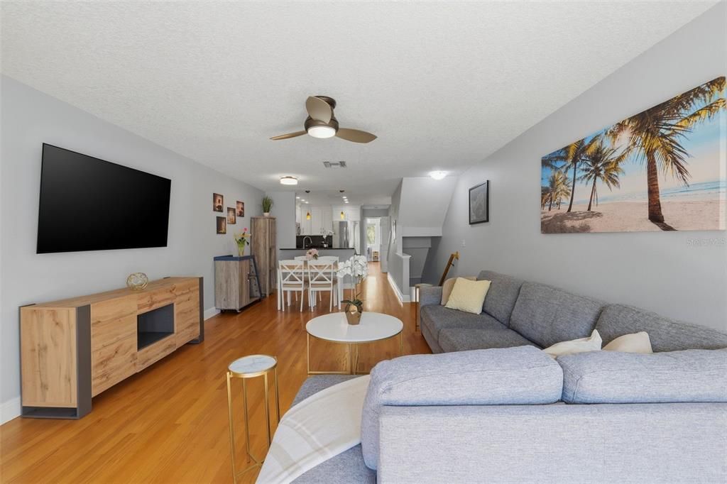 For Sale: $515,000 (3 beds, 3 baths, 1585 Square Feet)