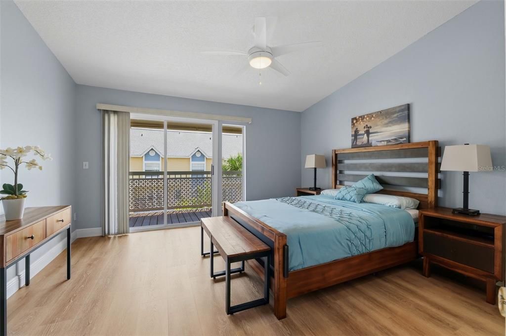 For Sale: $515,000 (3 beds, 3 baths, 1585 Square Feet)