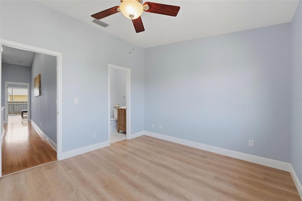 For Sale: $515,000 (3 beds, 3 baths, 1585 Square Feet)