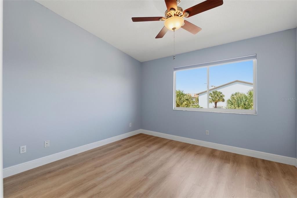 For Sale: $515,000 (3 beds, 3 baths, 1585 Square Feet)