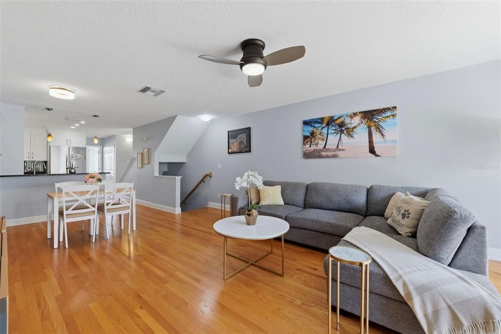 For Sale: $515,000 (3 beds, 3 baths, 1585 Square Feet)