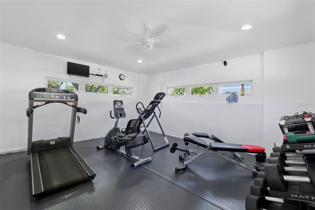 For Sale: $515,000 (3 beds, 3 baths, 1585 Square Feet)