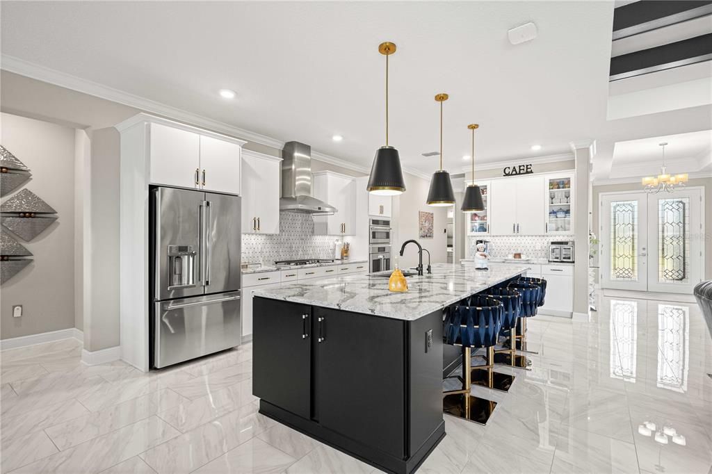 Activo con contrato: $774,888 (3 camas, 3 baños, 2893 Pies cuadrados)