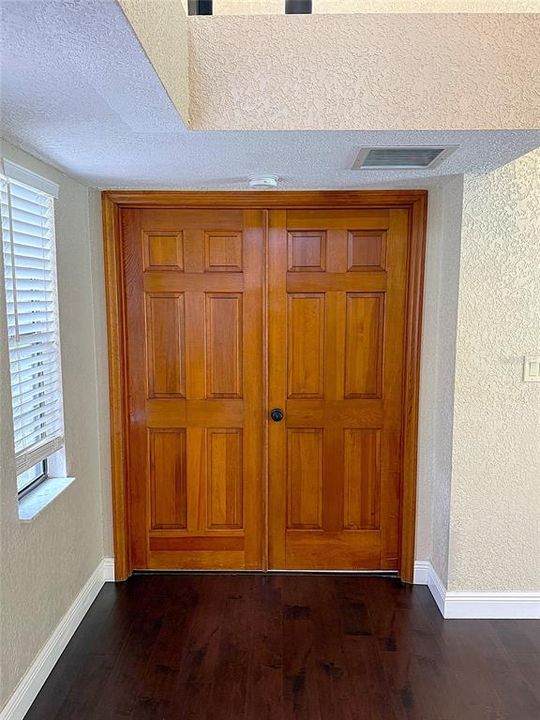 For Sale: $649,900 (4 beds, 2 baths, 2636 Square Feet)