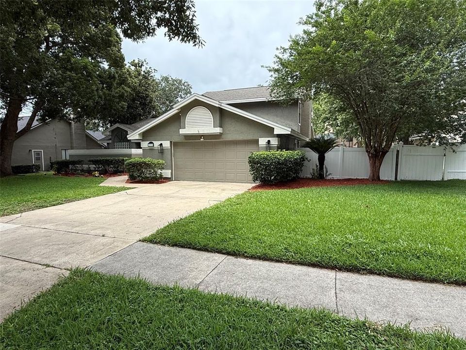 For Sale: $649,900 (4 beds, 2 baths, 2636 Square Feet)