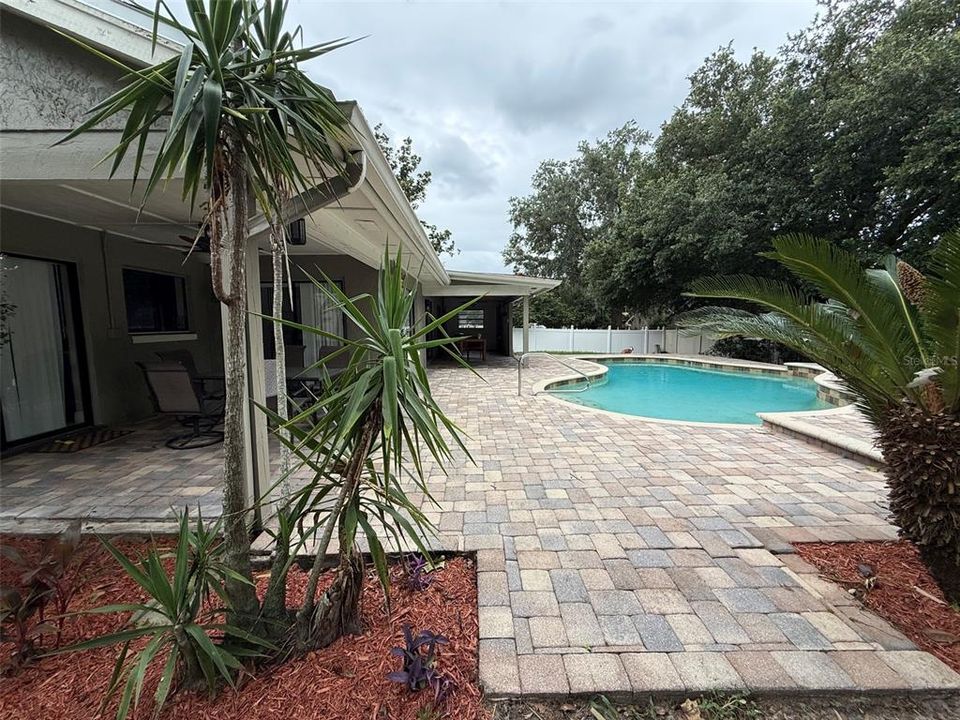 For Sale: $649,900 (4 beds, 2 baths, 2636 Square Feet)