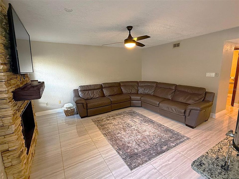 For Sale: $649,900 (4 beds, 2 baths, 2636 Square Feet)