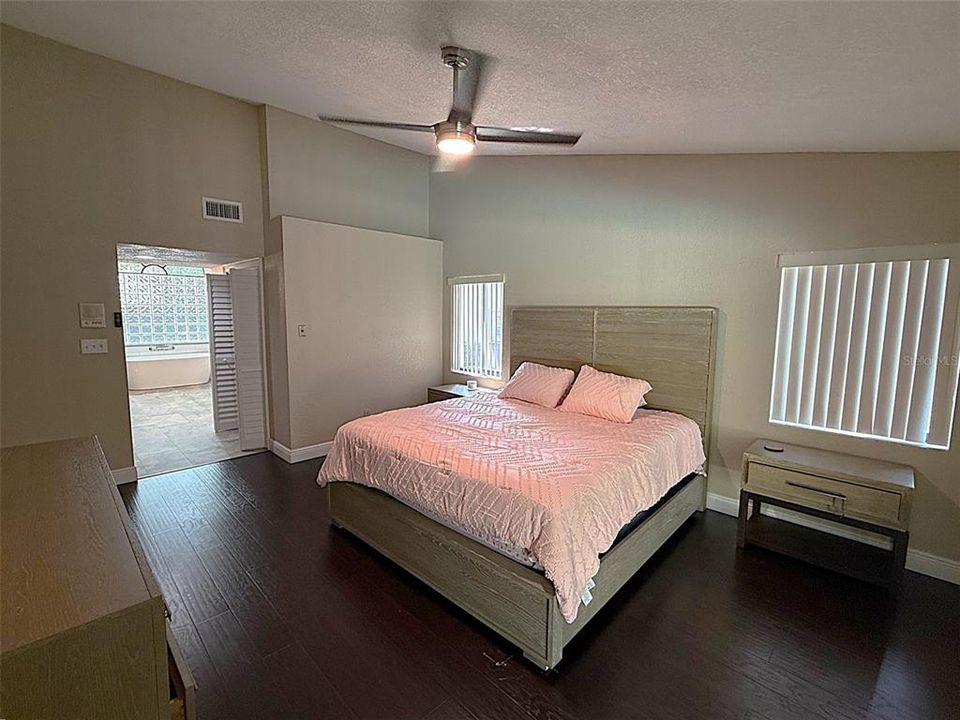 For Sale: $649,900 (4 beds, 2 baths, 2636 Square Feet)