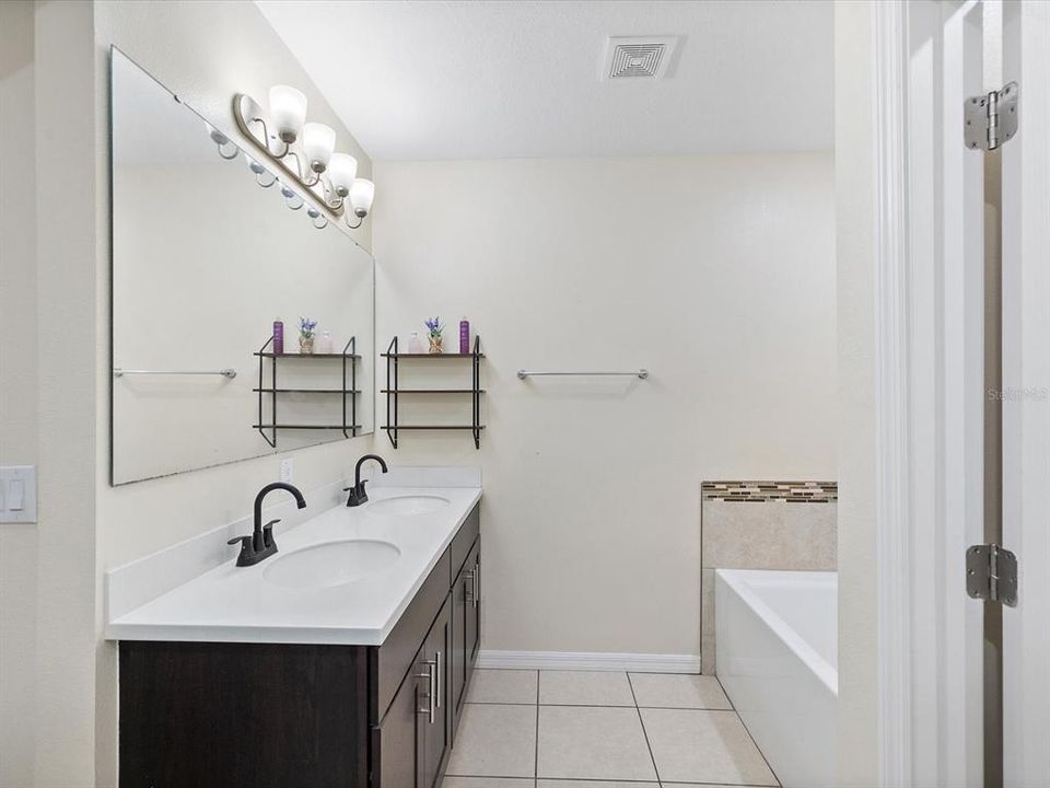 Active With Contract: $450,000 (4 beds, 3 baths, 2428 Square Feet)