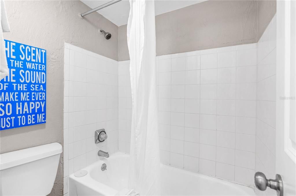For Sale: $125,000 (1 beds, 1 baths, 343 Square Feet)