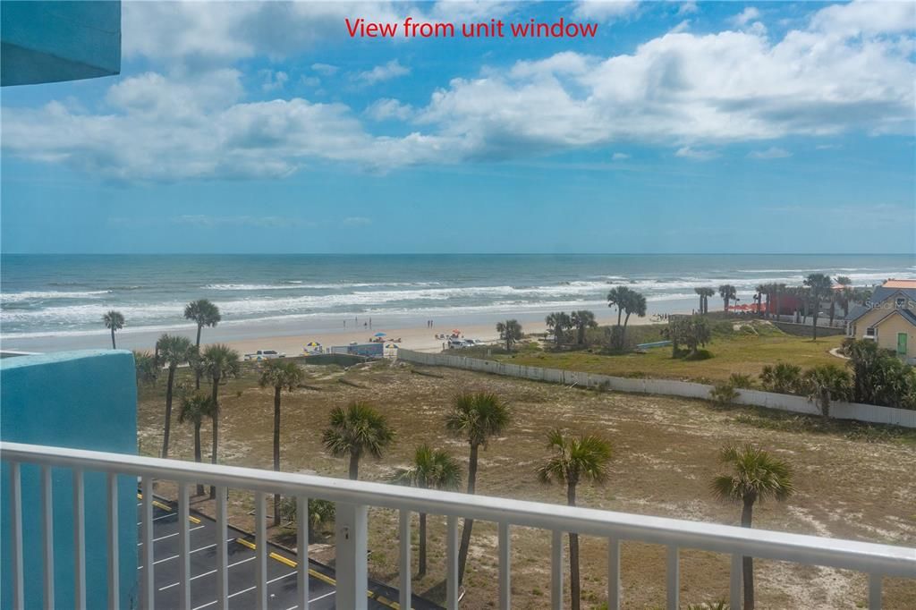 For Sale: $125,000 (1 beds, 1 baths, 343 Square Feet)