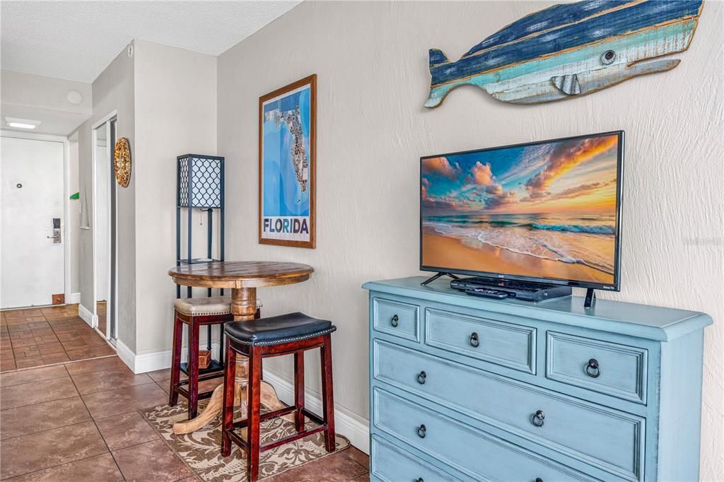 For Sale: $125,000 (1 beds, 1 baths, 343 Square Feet)