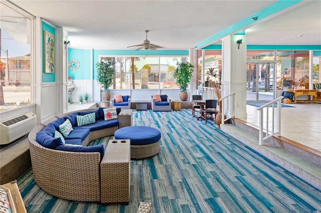 For Sale: $125,000 (1 beds, 1 baths, 343 Square Feet)
