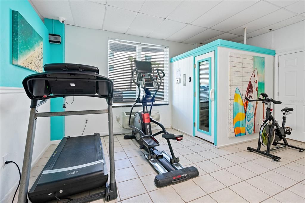 For Sale: $125,000 (1 beds, 1 baths, 343 Square Feet)