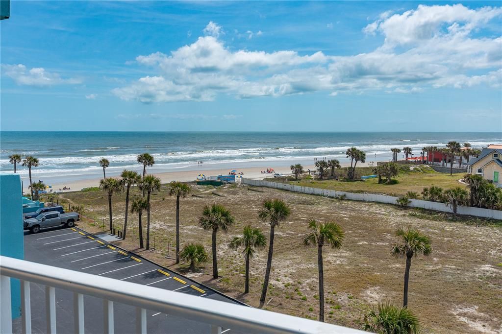 For Sale: $125,000 (1 beds, 1 baths, 343 Square Feet)