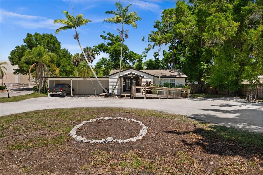 For Sale: $550,000 (0 beds, 0 baths, 1104 Square Feet)