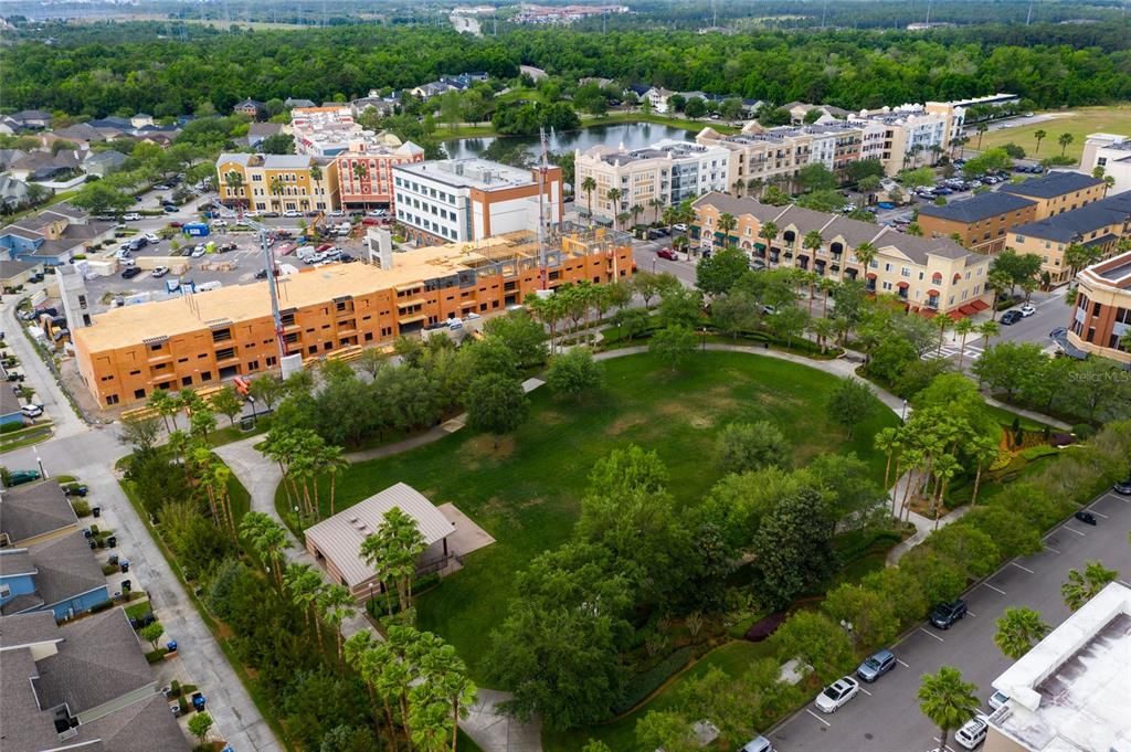 Под контрактом: $940,000 (5 спален, 4 ванн, 4424 Квадратных фут)