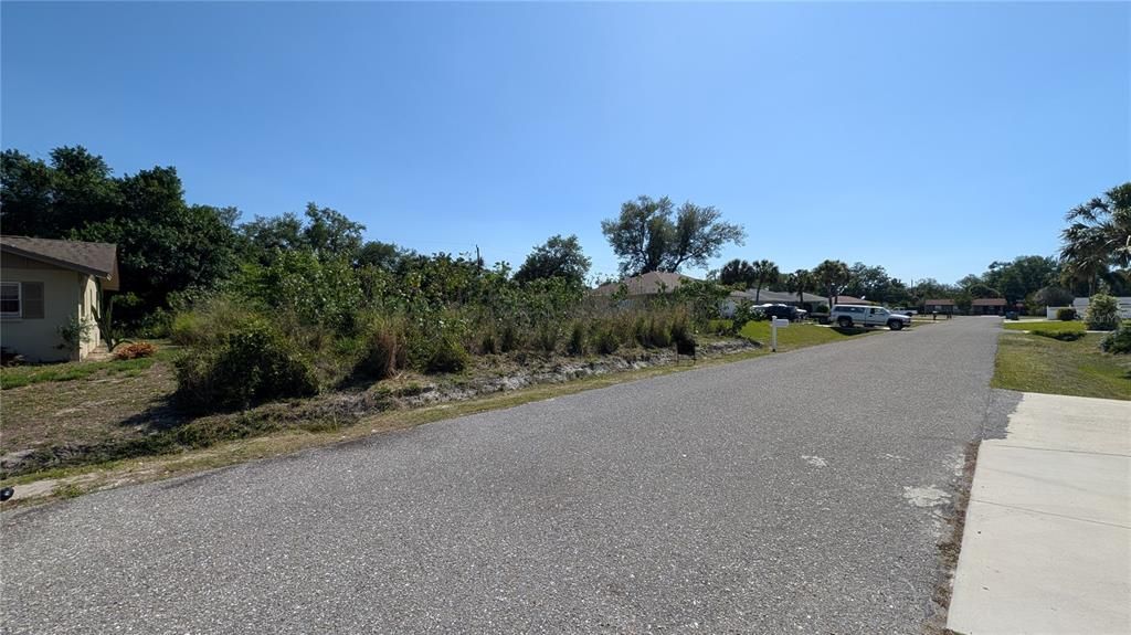 На продажу: $120,000 (0.18 acres)