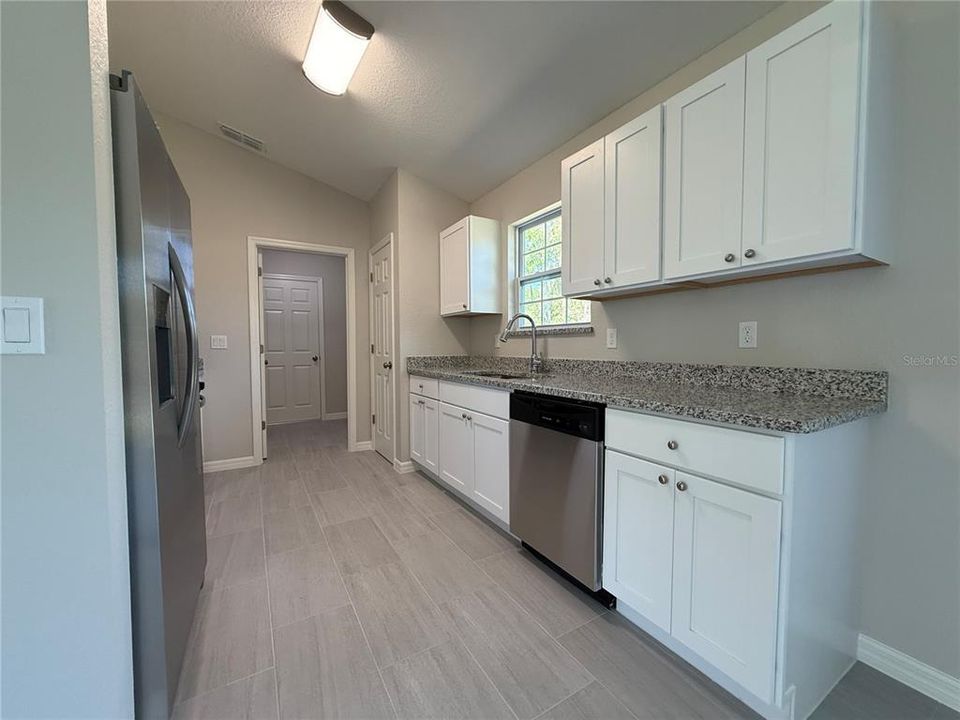 Active With Contract: $209,900 (3 beds, 2 baths, 1232 Square Feet)