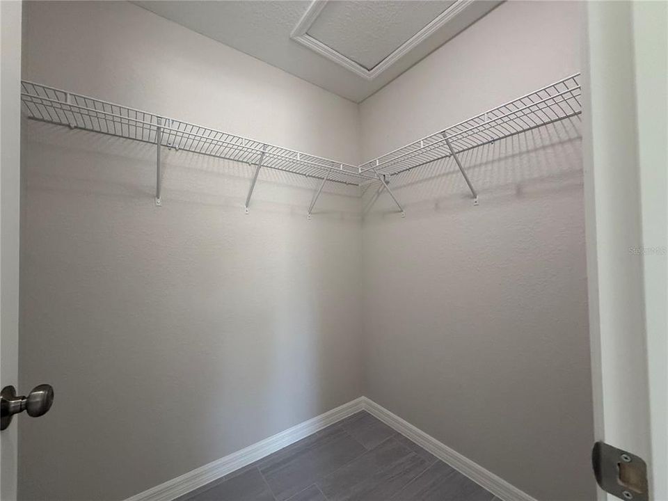 Active With Contract: $209,900 (3 beds, 2 baths, 1232 Square Feet)