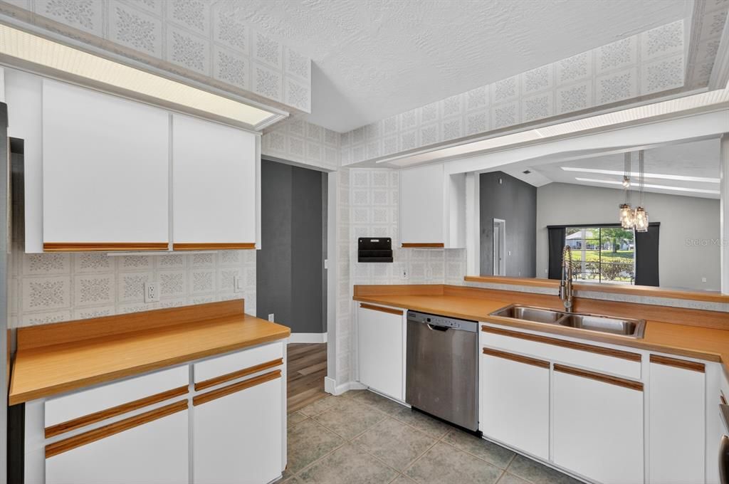 En Venta: $399,900 (3 camas, 2 baños, 1828 Pies cuadrados)