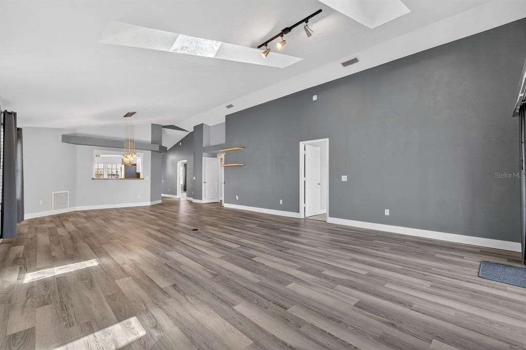 En Venta: $399,900 (3 camas, 2 baños, 1828 Pies cuadrados)