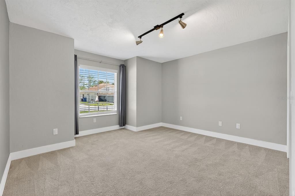 En Venta: $399,900 (3 camas, 2 baños, 1828 Pies cuadrados)