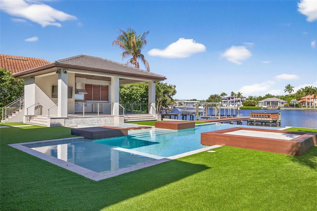 For Sale: $5,895,000 (4 beds, 4 baths, 5310 Square Feet)
