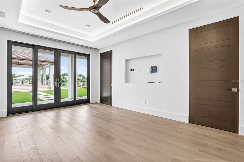 For Sale: $5,895,000 (4 beds, 4 baths, 5310 Square Feet)