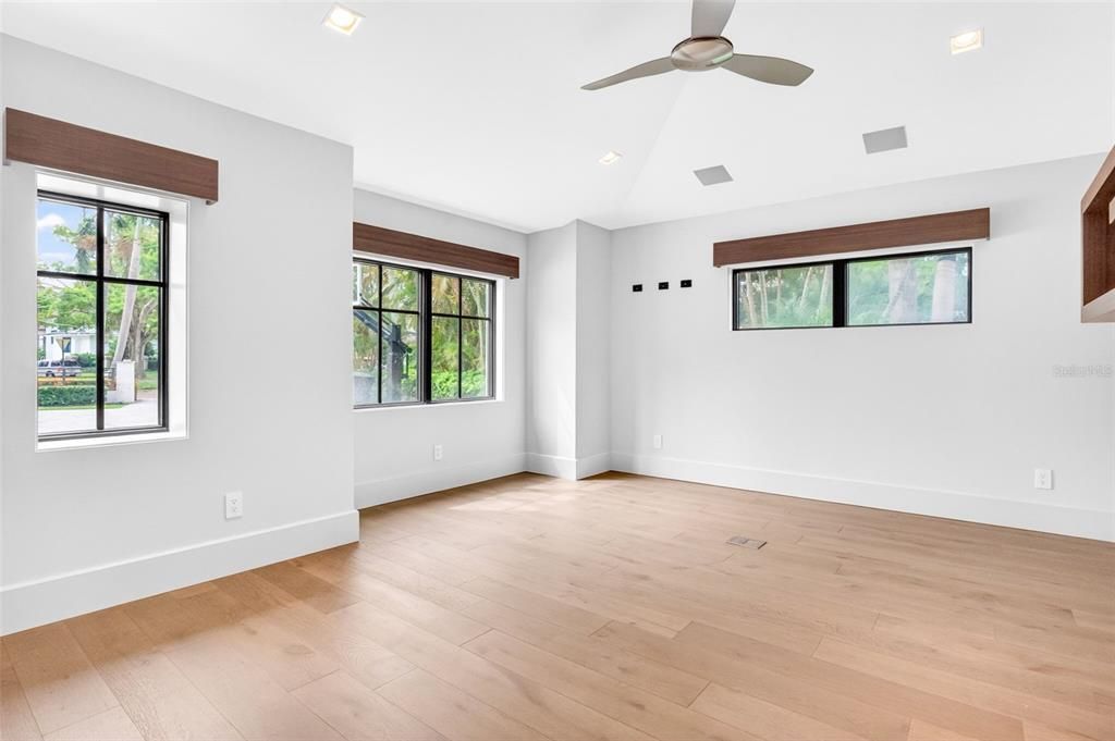 For Sale: $5,895,000 (4 beds, 4 baths, 5310 Square Feet)