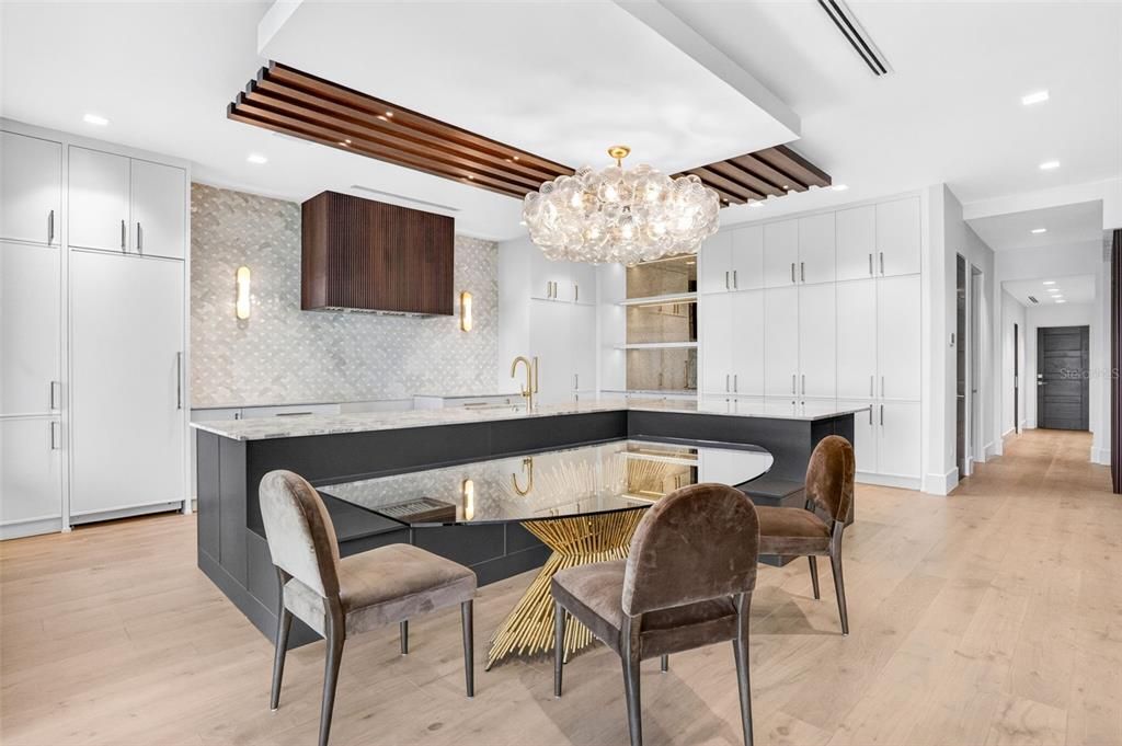 For Sale: $5,895,000 (4 beds, 4 baths, 5310 Square Feet)