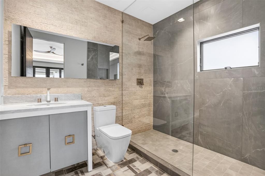 For Sale: $5,895,000 (4 beds, 4 baths, 5310 Square Feet)