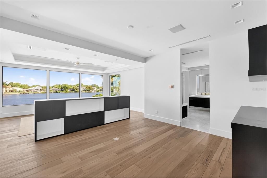 For Sale: $5,895,000 (4 beds, 4 baths, 5310 Square Feet)