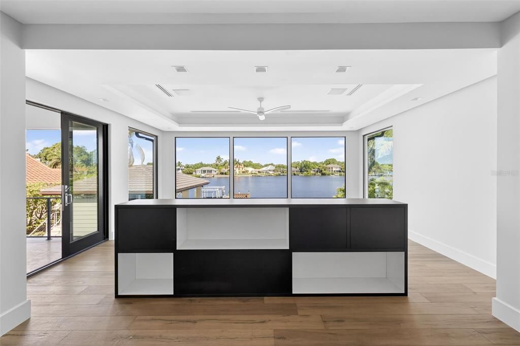 For Sale: $5,895,000 (4 beds, 4 baths, 5310 Square Feet)